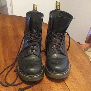 Black dr. Martens